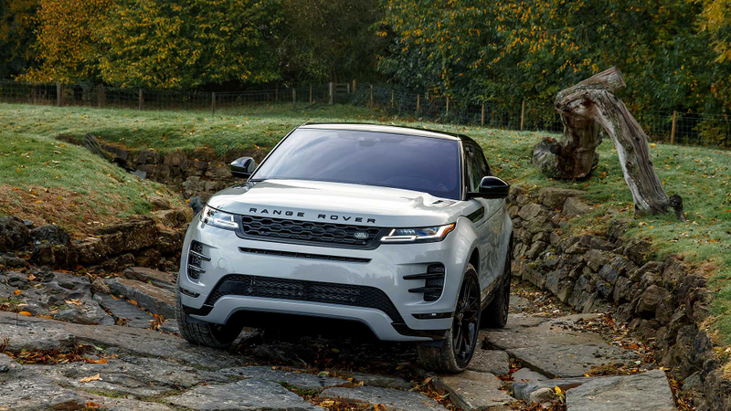 Illustration for article titled The 2020 Range Rover Evoque Lets You See Through the Hood